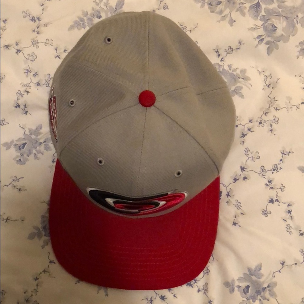 Hurricanes hat - Picture 5 of 6
